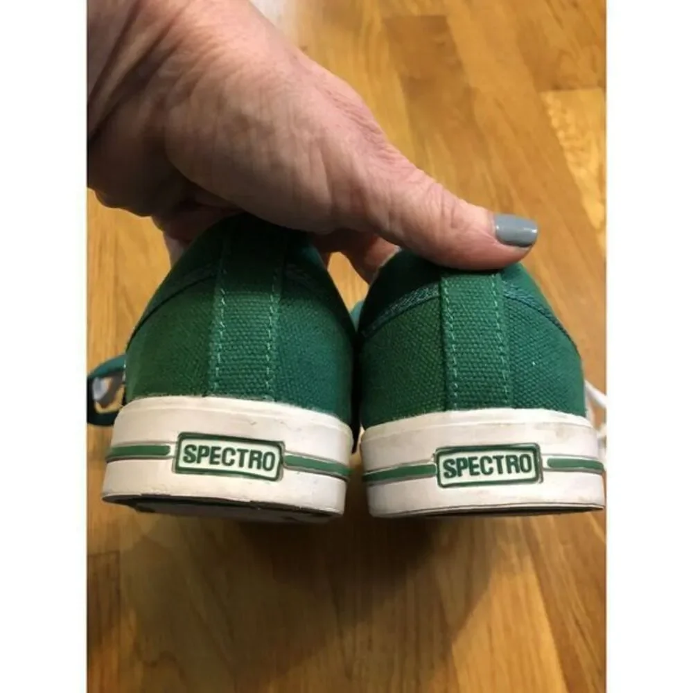 Vlado spectro luxury footwear Kids Unisex Tennis shoes Sz 1.5 Kelly Green court‎